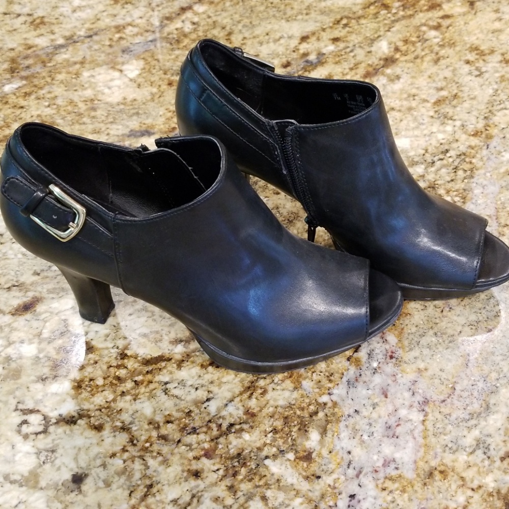 COPY - Black heels, open toe